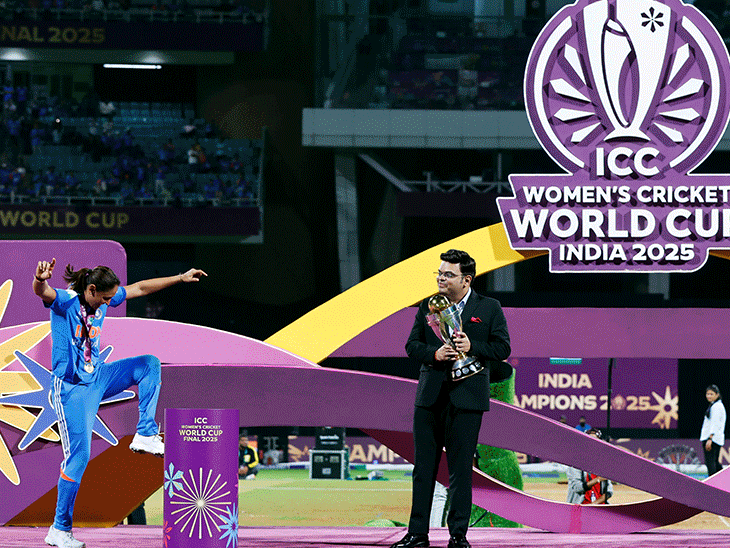 Captain Harmanpreet started doing Bhangra before receiving the trophy. , Captain Harmanpreet started doing Bhangra before taking the trophy: Pratika got up from the wheelchair and danced, Amanjot’s catch turned the match; moments